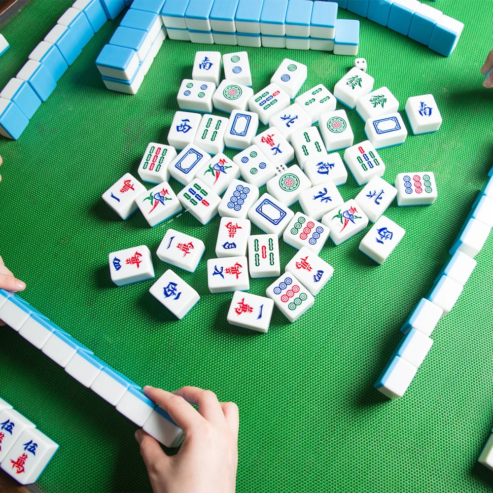 Gioco del Mahjong.